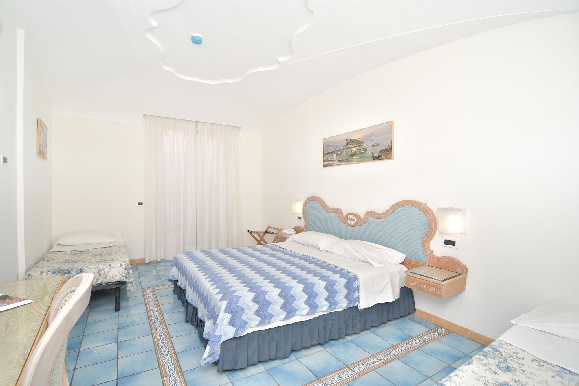 Albergo Italia - Beach Hotel Казамиччола-Терме Экстерьер фото