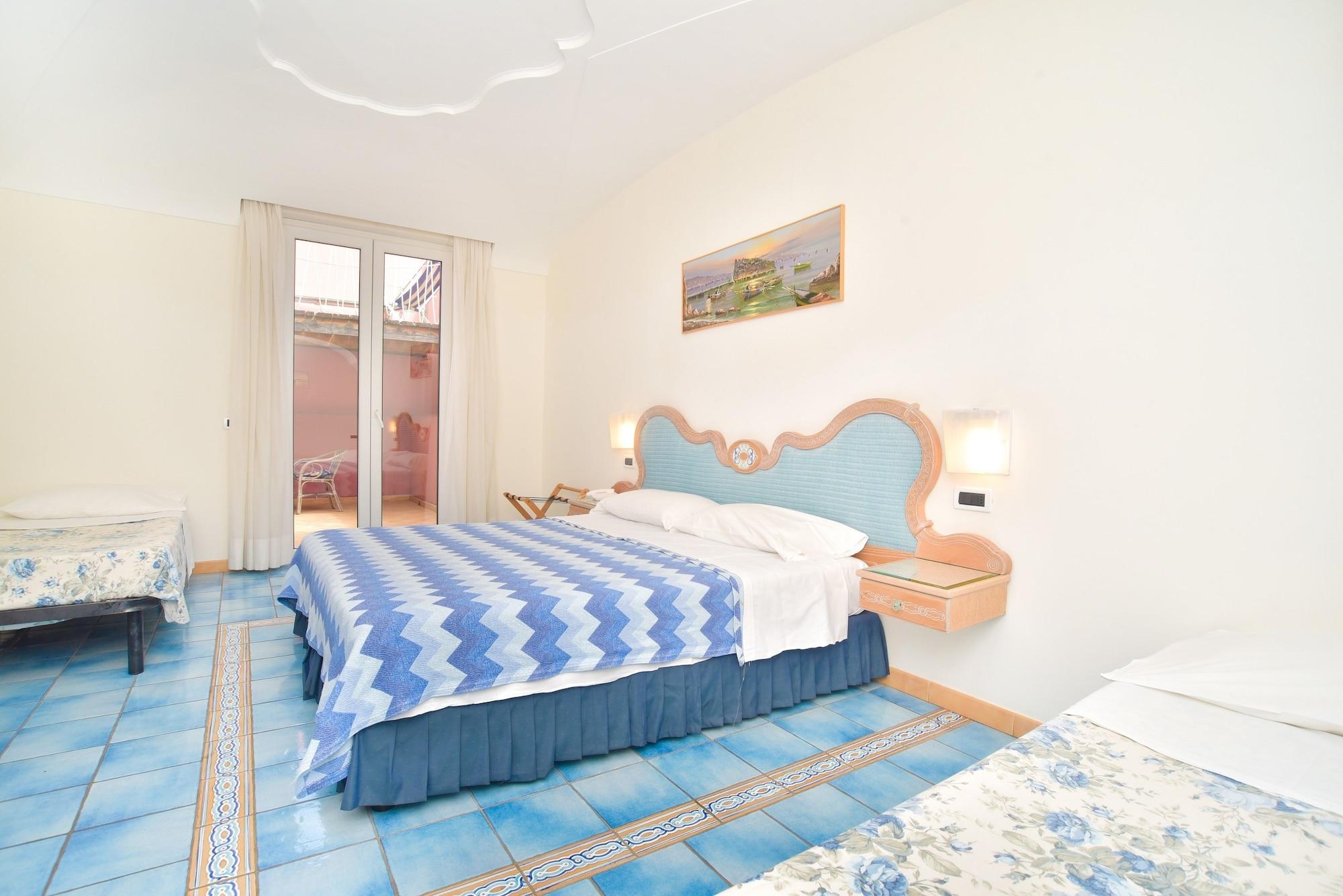 Albergo Italia - Beach Hotel Казамиччола-Терме Экстерьер фото