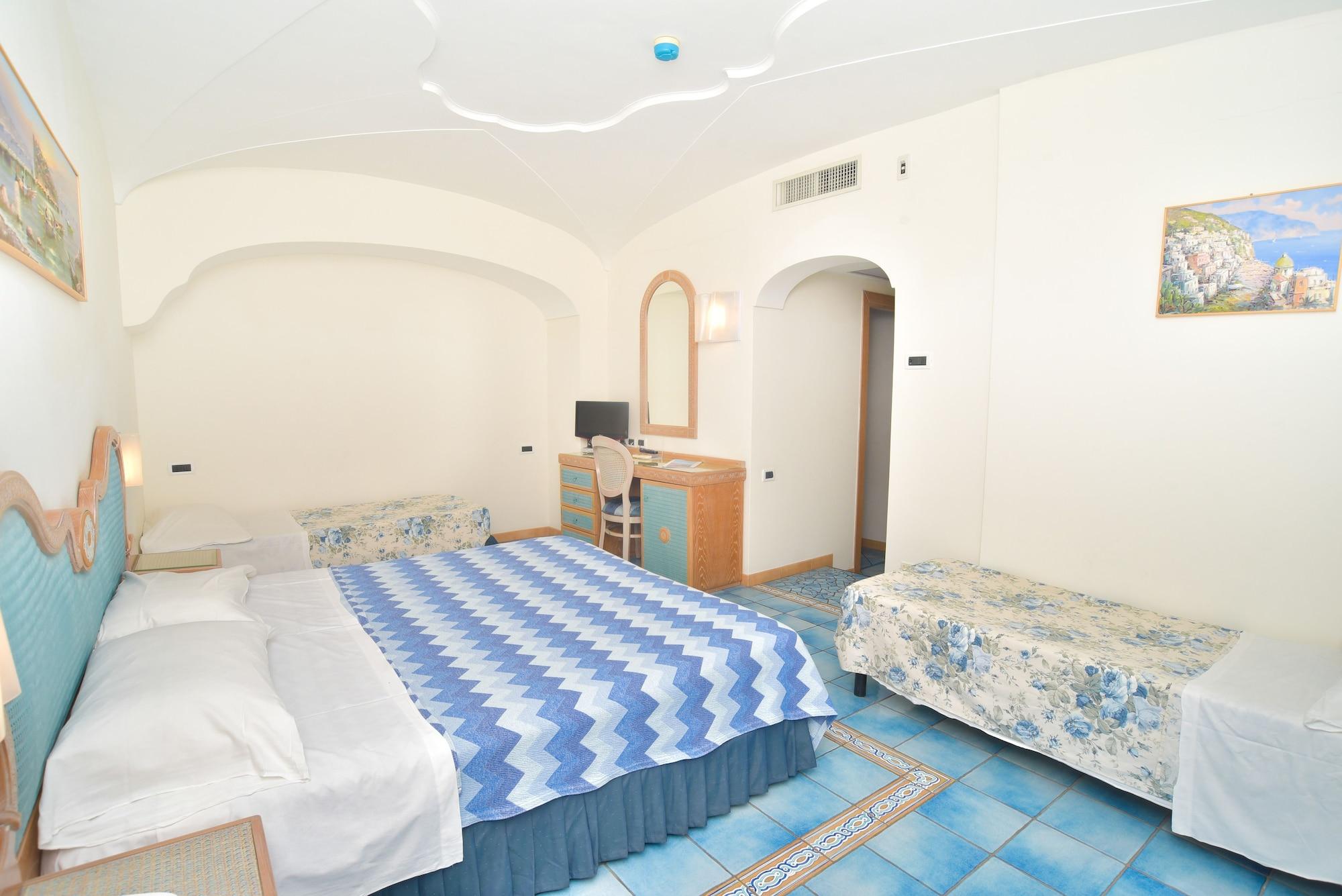 Albergo Italia - Beach Hotel Казамиччола-Терме Экстерьер фото