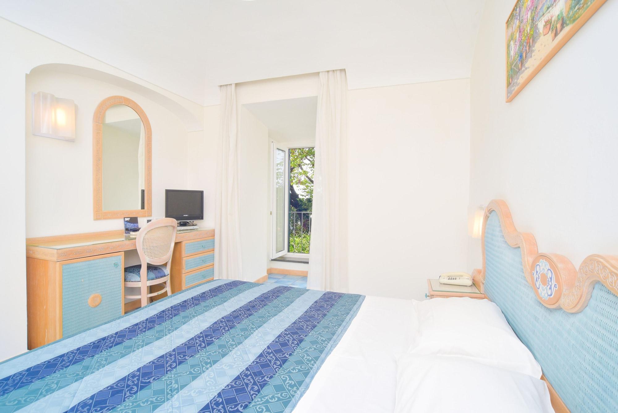 Albergo Italia - Beach Hotel Казамиччола-Терме Экстерьер фото