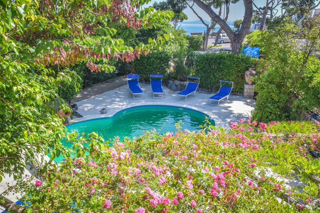 Albergo Italia - Beach Hotel Казамиччола-Терме Экстерьер фото