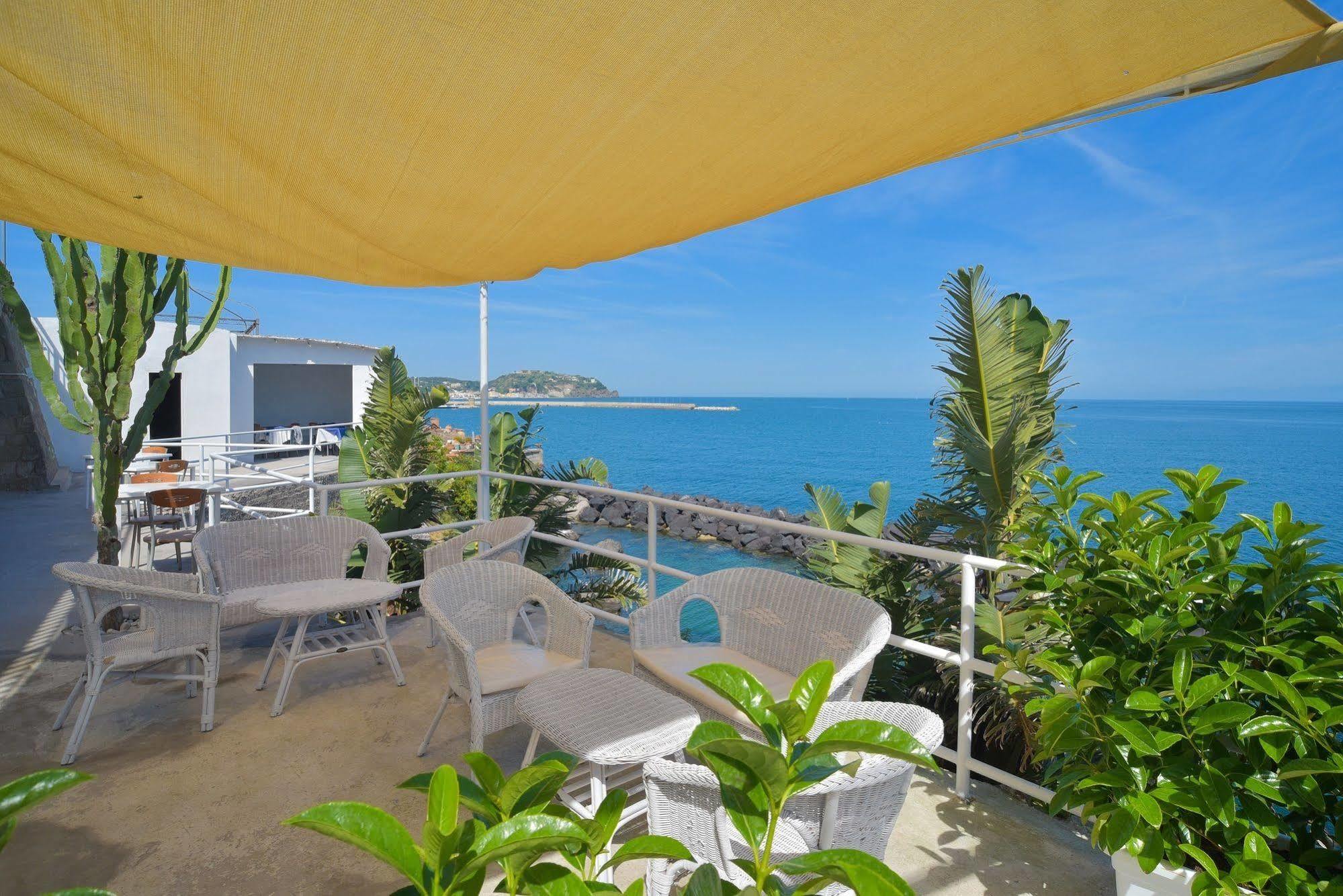 Albergo Italia - Beach Hotel Казамиччола-Терме Экстерьер фото